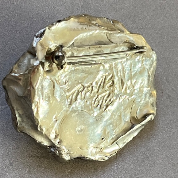 ARTISAN Signed Brooch Metal, Stone, Crystal - Picture 2 of 5